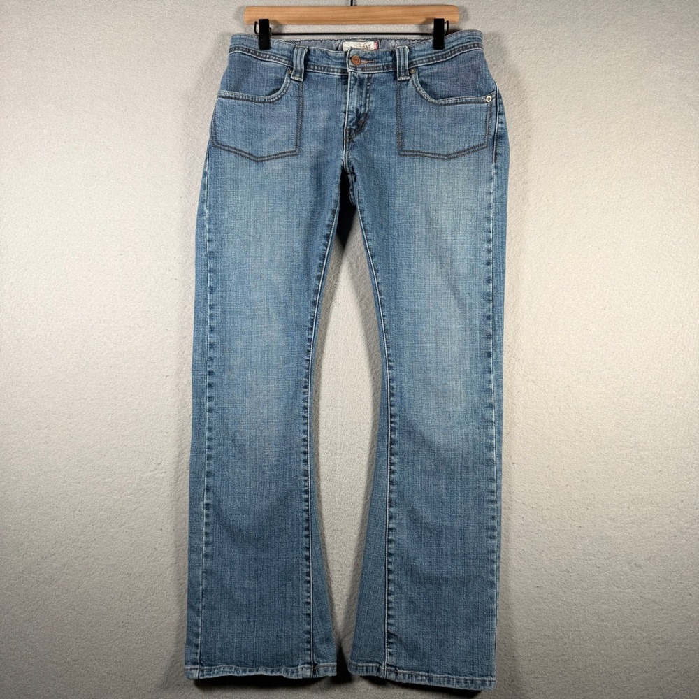 Levis 542 Low Flare Jeans Womens 32x30 Medium Wash Blue Patch Pocket Y2K Denim